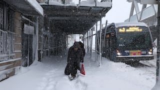 Declaran emergencia total en Nueva York y Nueva Jersey por tormenta: guía de servicios y números de ayuda