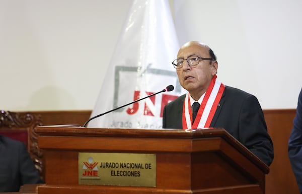 Rubén Torres Cortez juró esta mañana como nuevo miembro del pleno del JNE. Foto: JNE.