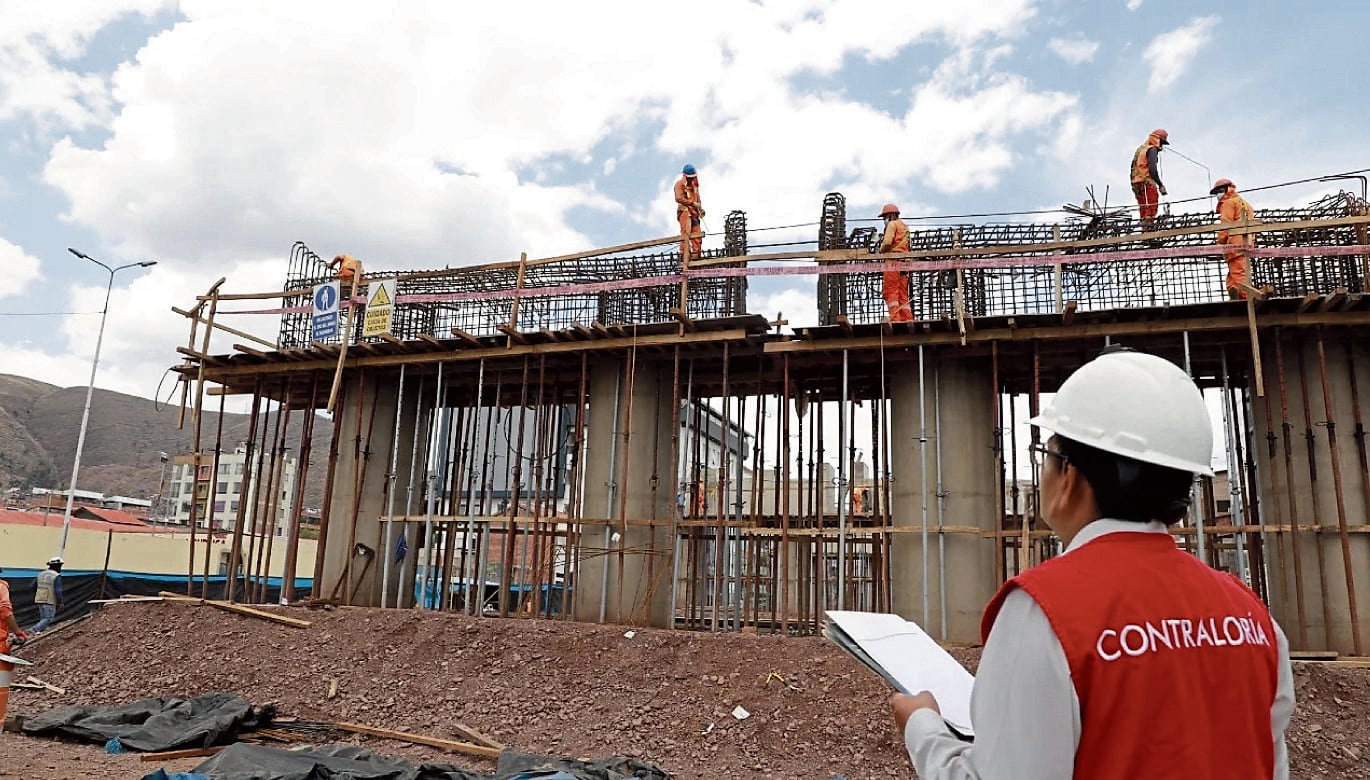 MEF anunciará medidas para destrabar obras paralizadas en enero del 2026. Foto: Andina