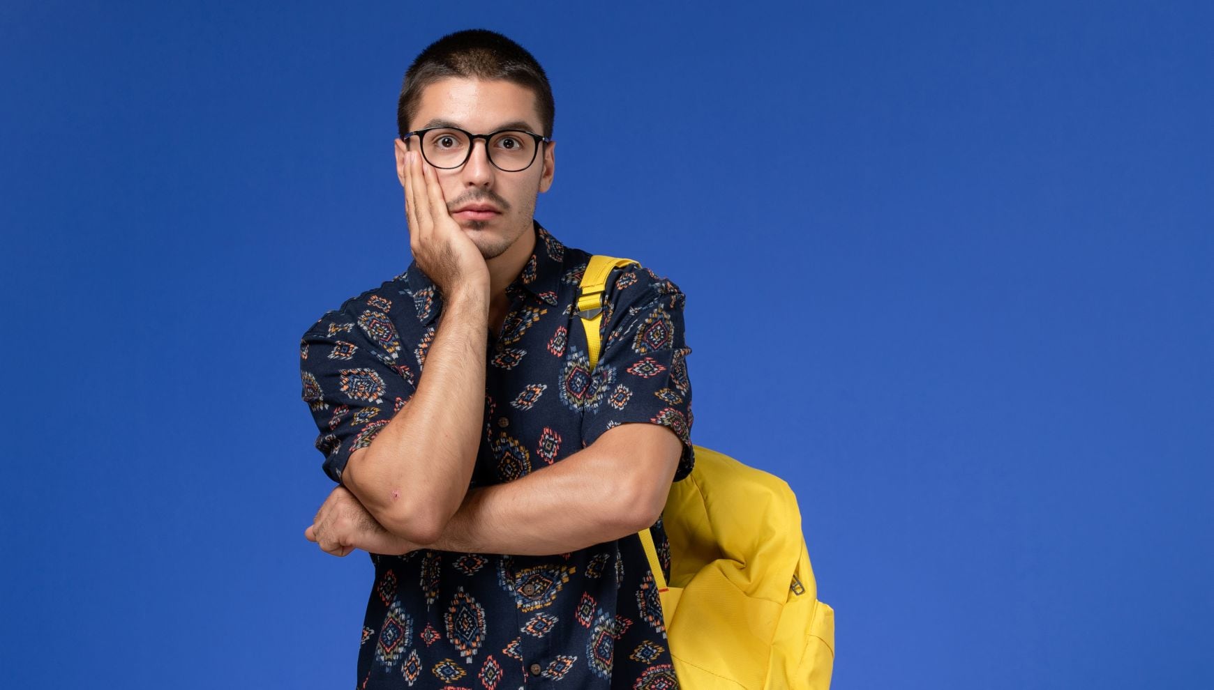 Organizaciones civiles alertan que la medida cierra una vía clave de movilidad social para estudiantes indocumentados y podría ampliar la brecha educativa y limitar oportunidades laborales en el estado (Foto: Freepik)
