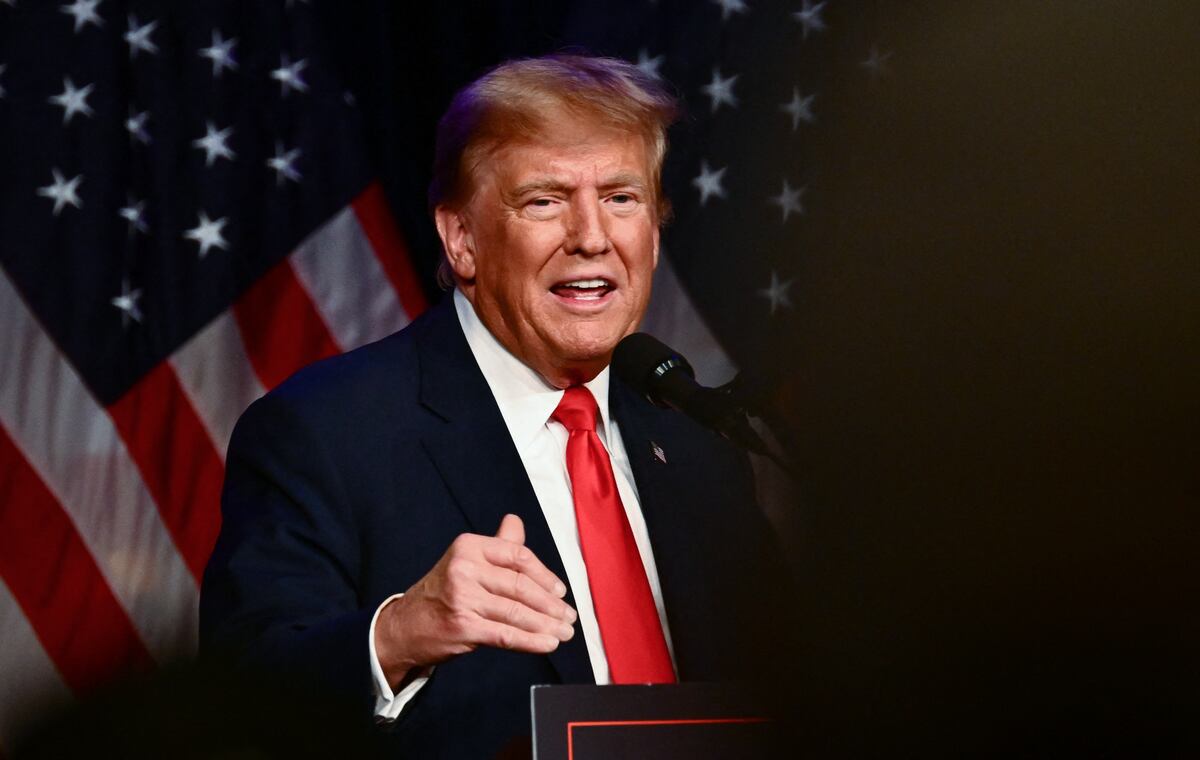 El ex presidente de Estados Unidos y aspirante a la presidencia de 2024, Donald Trump, habla durante una fiesta de vigilancia nocturna del Caucus en Las Vegas, Nevada, el 8 de febrero de 2024. (Foto de Patrick T. Fallon / AFP)