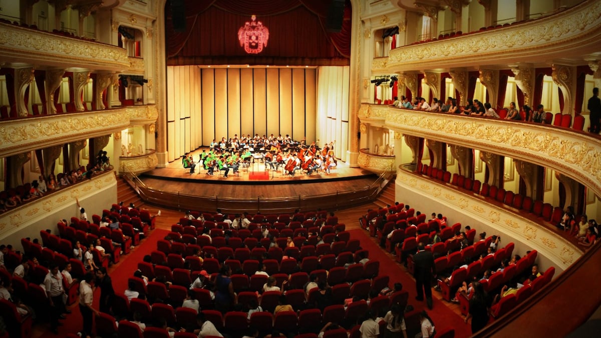 El lado B del Centro Histórico de Lima: la economía que mueve la ópera, el ballet y el teatro