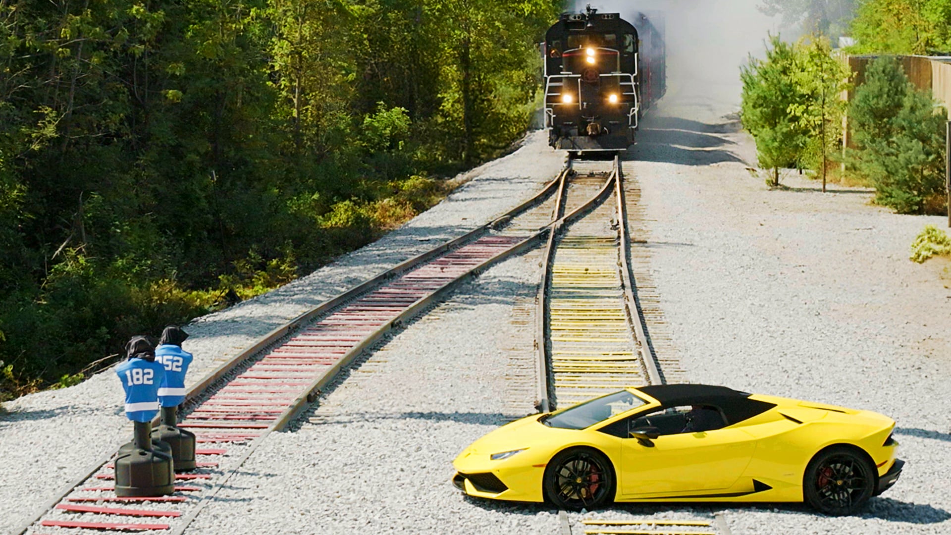 En el episodio 7 de "Beast Games", el jugador 539 decidió quedarse con el Lamborghini amarillo antes de salvar a otras compañeras de competencia (Foto: Amazon MGM Studios)
