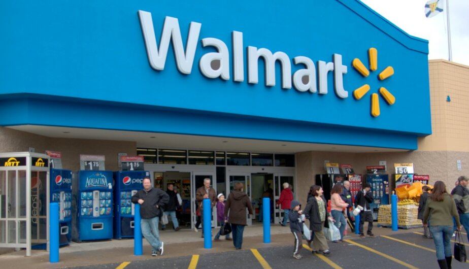 1. La familia Walton, fundadora de la cadena de supermercados Walmart, posee una fortuna estimada en 130.000 millones de dólares. Los Walton lideran este índice por tercer año consecutivo. (Foto: walmart.com)