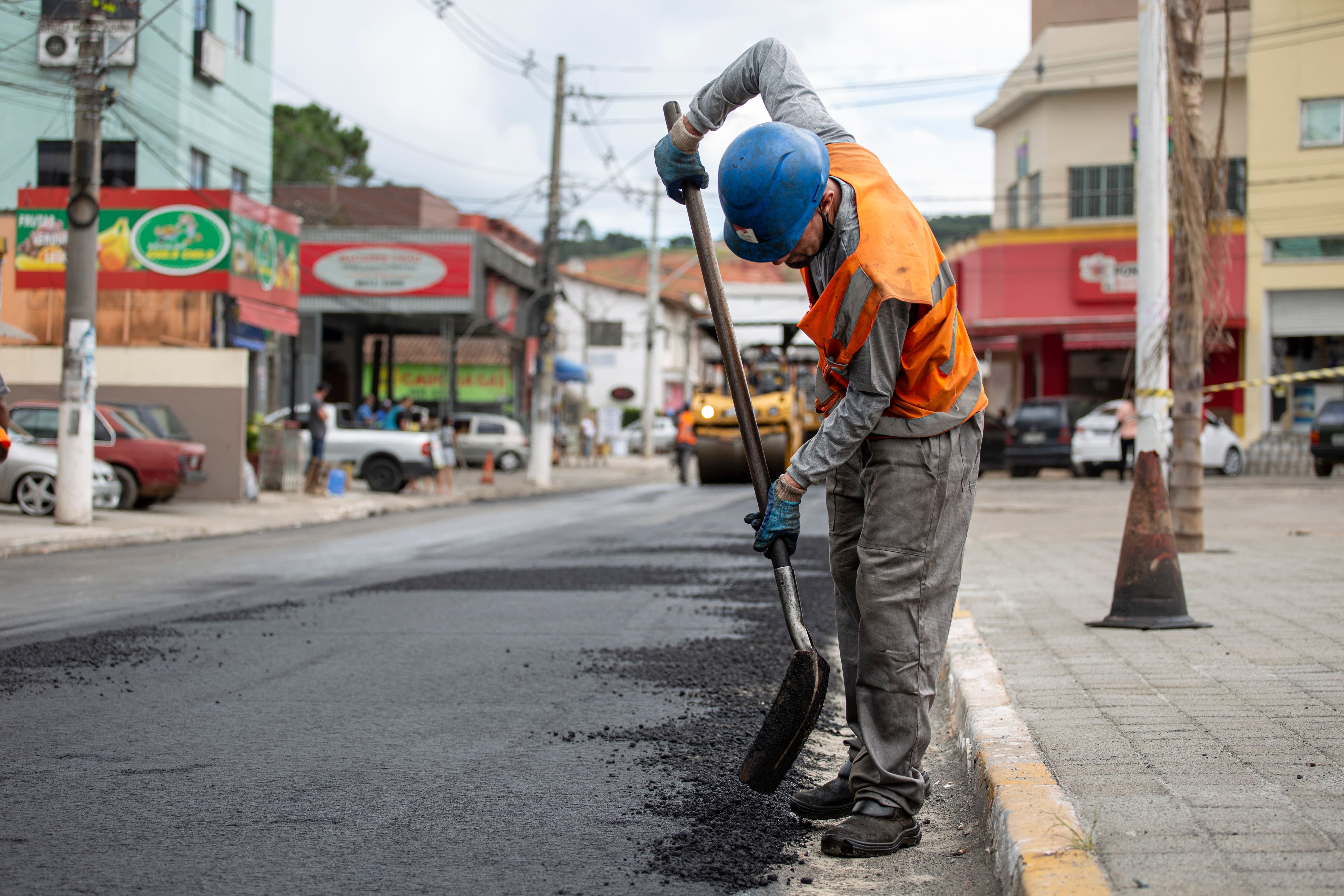 WhatsApp también puede utilizarse como canal para registrar el ingreso y salida de trabajadores fuera de la oficina. Foto: Pexels