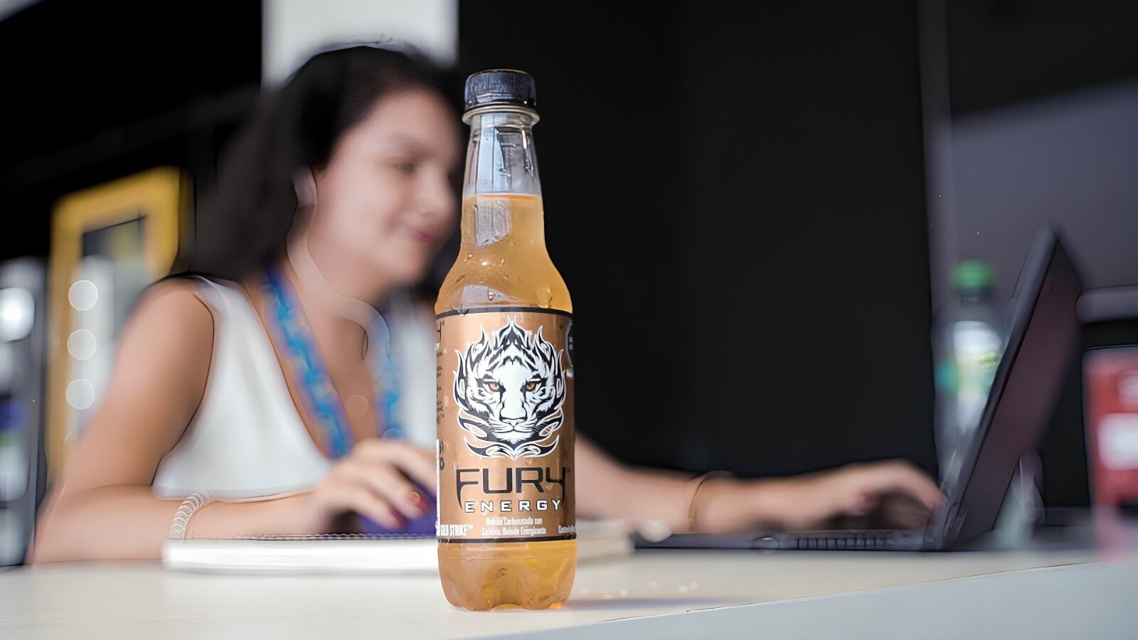 De acuerdo al último Estudio Nacional del Consumidor Peruano de Arellano Consultora, solo el 4% a nivel país consume bebidas energizantes, siendo el 75% hombres y el 25% mujeres. (Foto: Arca Continental)