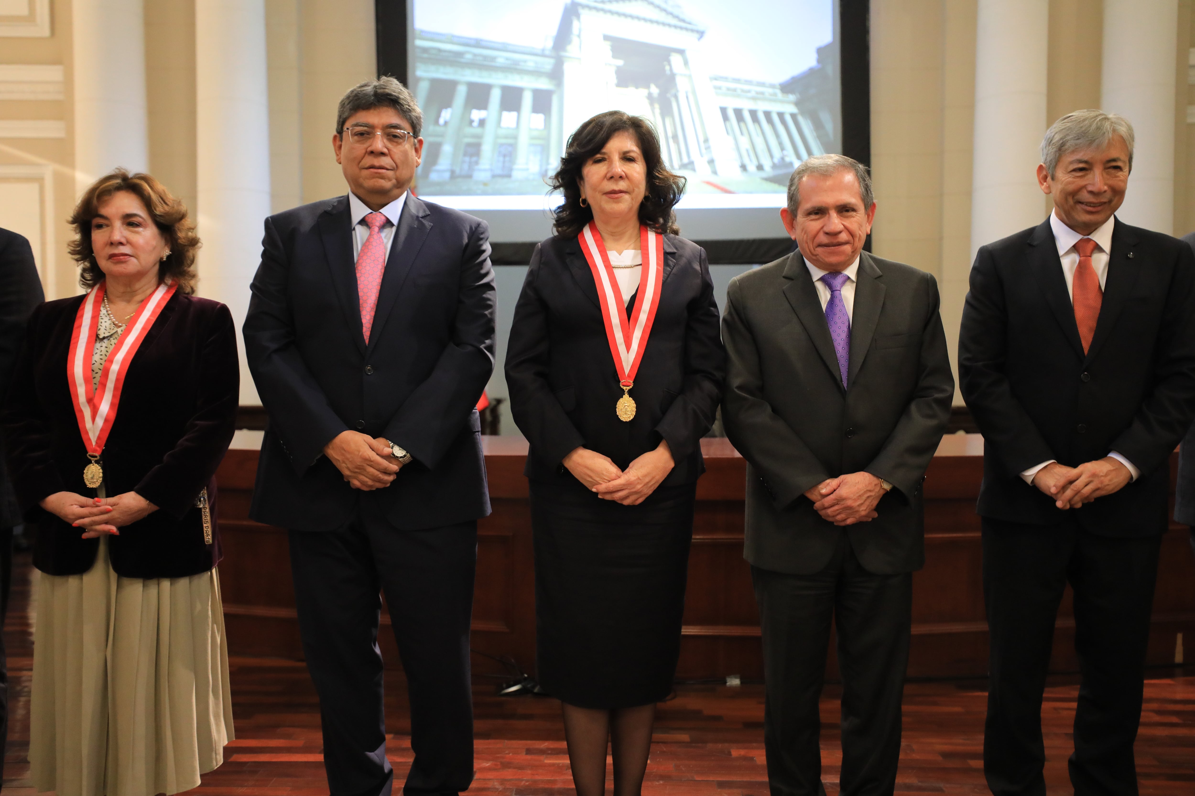 Nuevo superintendente de la Superintendencia Nacional de Aduanas y de Administración Tributaria (Sunat), César Alfonso Luna Victoria León. Foto: PJ.