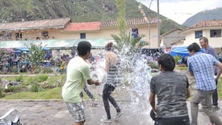 Carnavales en Perú: El impacto del uso del agua en el bolsillo familiar