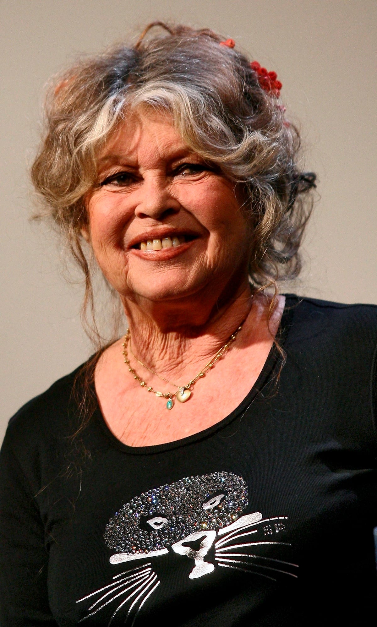 La ex actriz francesa y activista por los derechos de los animales Brigitte Bardot posa para una fotografía en París, Francia, el 28 de septiembre de 2006 (reeditada el 28 de diciembre de 2025). La legendaria actriz francesa y activista por los derechos de los animales Brigitte Bardot falleció a los 91 años, según anunció su fundación el 28 de diciembre de 2025. (Francia) EFE/EPA/OLIVER WEIKEN