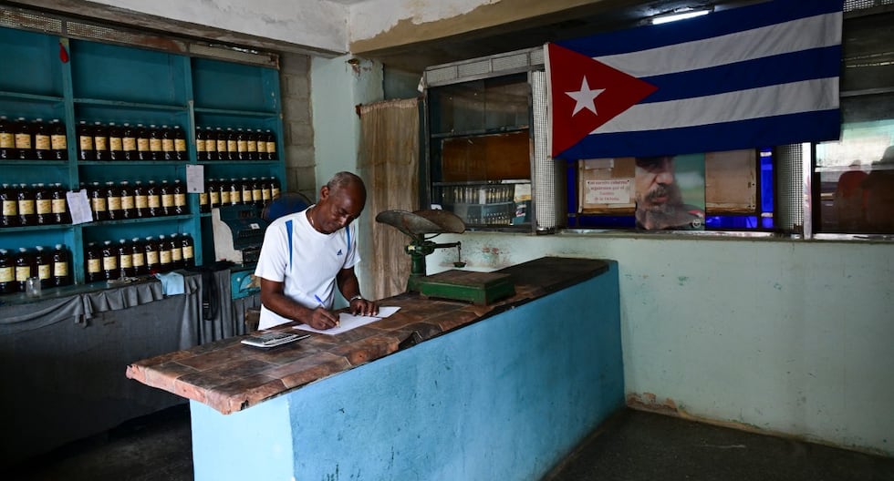 Salario promedio en Cuba equivale a US$9 al mes en el mercado informal