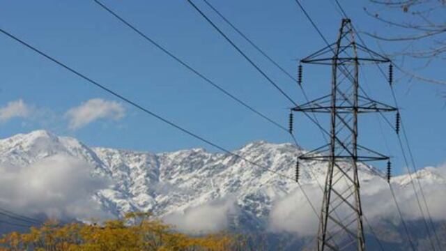 Compañías chilenas restablecieron servicio eléctrico a 76,000 clientes tras terremoto