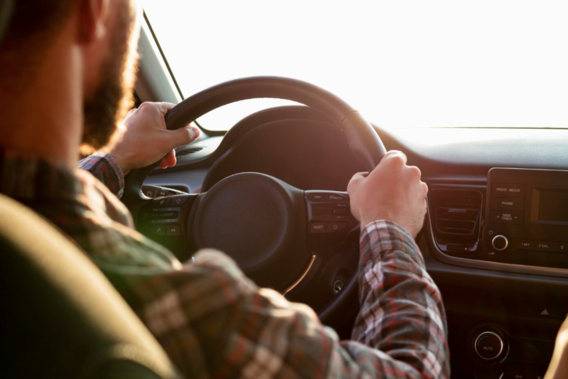 La demanda total de viajes en Lima crecería 110% durante el Día del Padre, según proyecciones de Cabify basadas en el comportamiento de años anteriores. (Foto: Magnific / Imagen referencial)