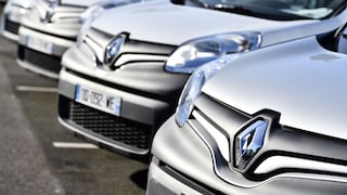 Renault anuncia la suspensión de sus actividades en Rusia