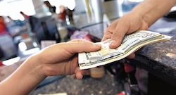 Gobierno eliminaría tope a tasa de interés, ¿quiénes dejarán de ser ovejas negras para bancos?