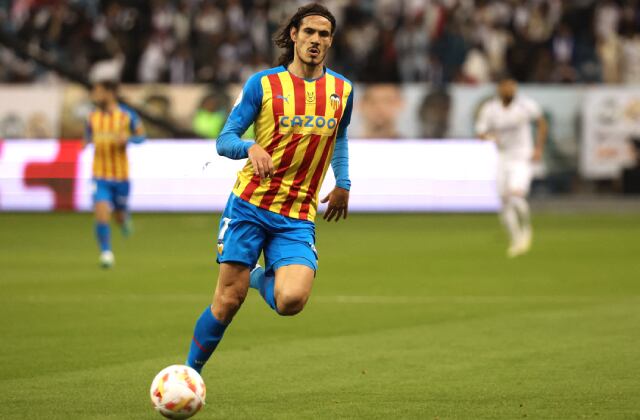 El uruguayo tuvo un breve paso por el Valencia de España, donde marcó siete goles en 28 partidos disputados (Foto: AFP)