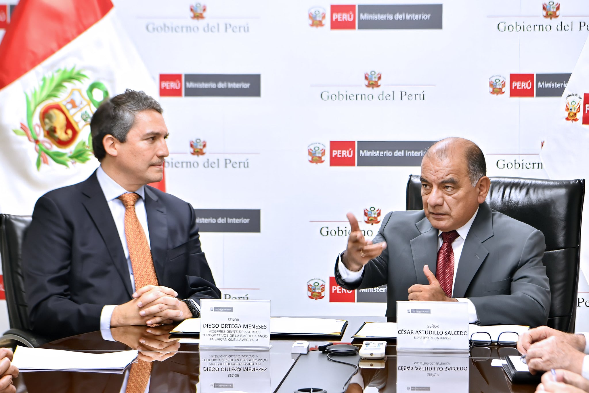 Acuerdo con empresa minera permitirá la entrega de 14 camionetas 4x4 que serán destinadas a comisarías y unidades de Moquegua para reforzar los servicios de seguridad a la ciudadanía. Foto: Mininter