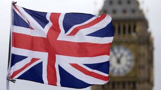 Reino Unido impone medidas más estrictas de inmigración