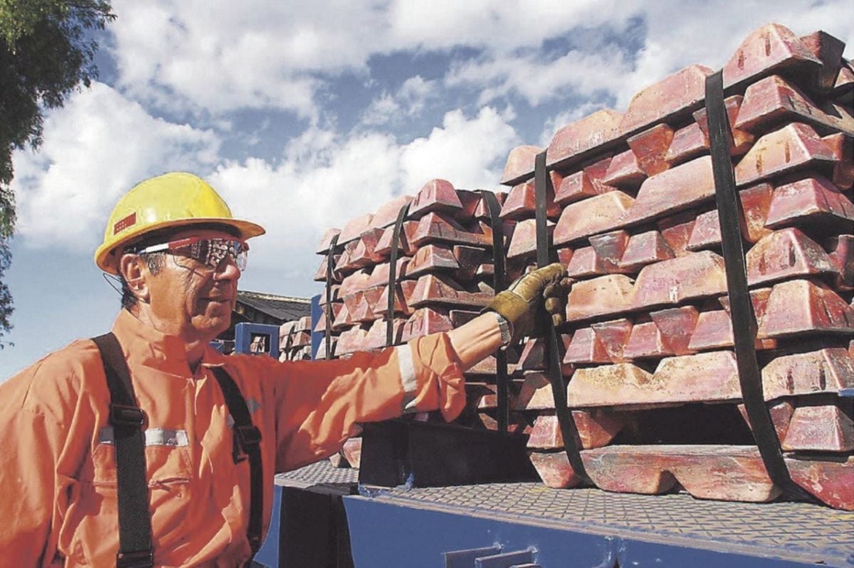 Exportaciones mineras se disparan 55% hasta agosto: cobre y oro lideran el crecimiento