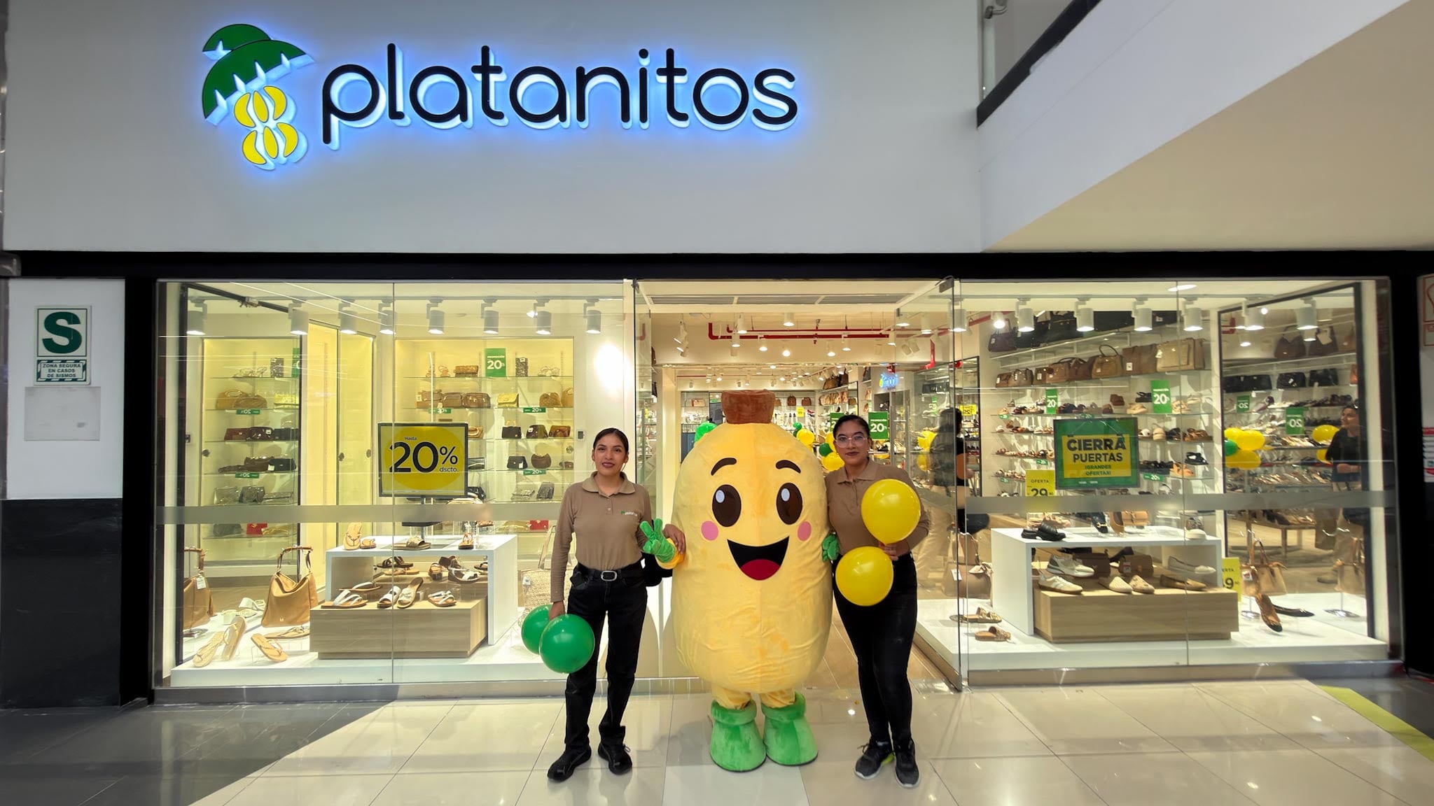 Platanitos busca crecer a doble dígito en 2026 con nuevas tiendas, remodelaciones y una mayor oferta online, mientras prepara cinco aperturas en Chile para 2027.