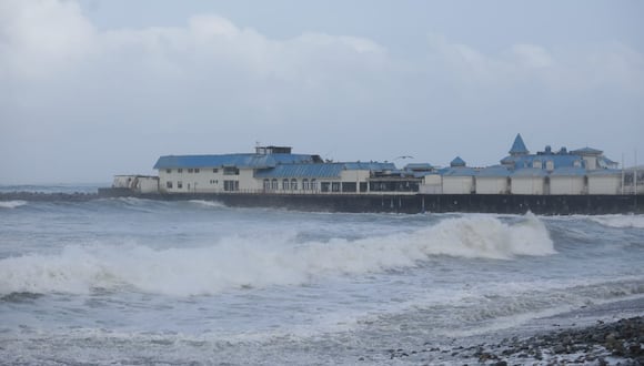 La Marina de Guerra responde si el oleaje anómalo que viene reportándose en el litoral peruano afectará la Costa Verde. (Foto: Britanie Arroyo/ @photo.gec)