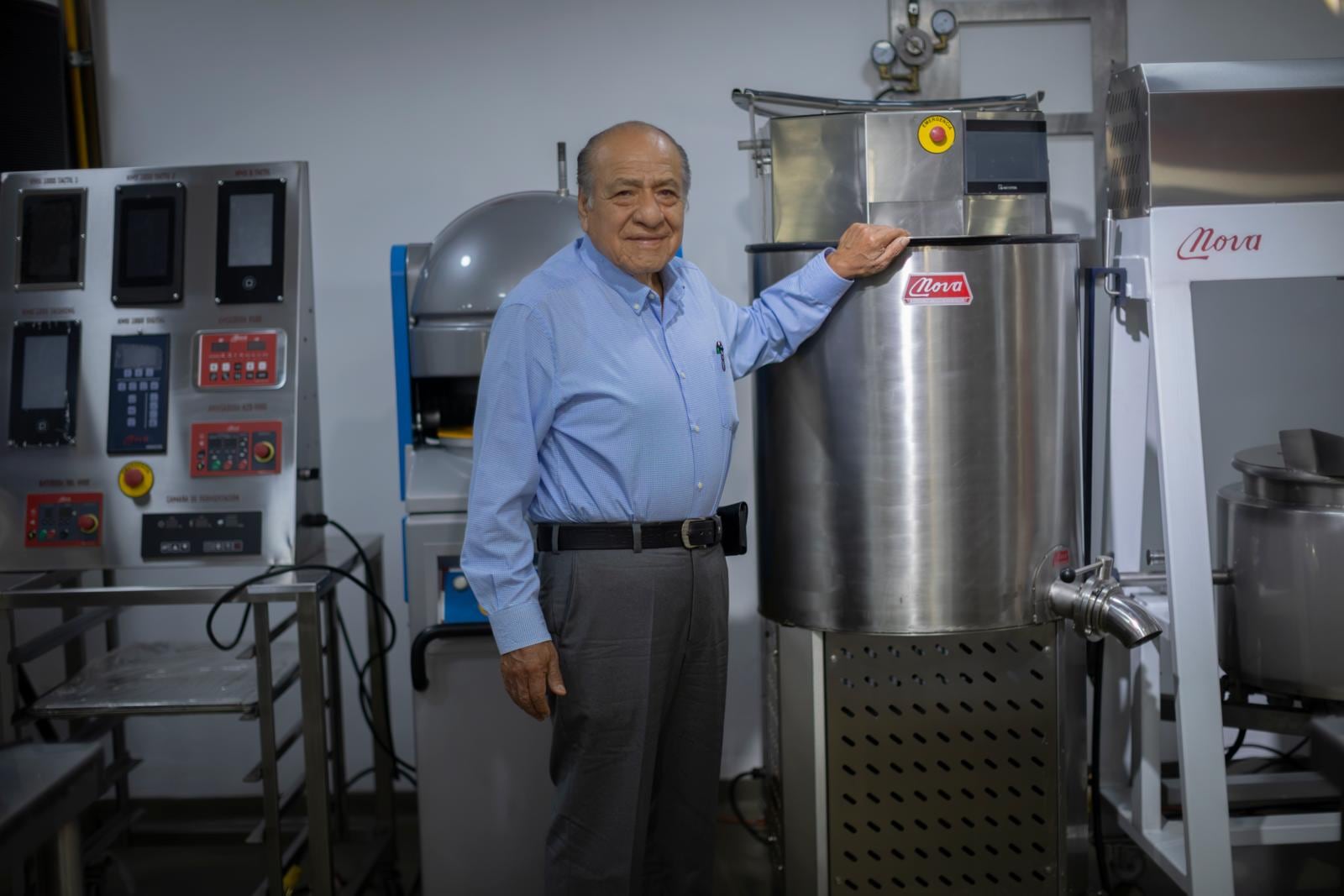 Máximo San Román, fundador de Grupo Nova, recuerda los primeros años de la empresa y aborda los nuevos desafíos de su expansión internacional. Foto: Hugo Pérez / GEC