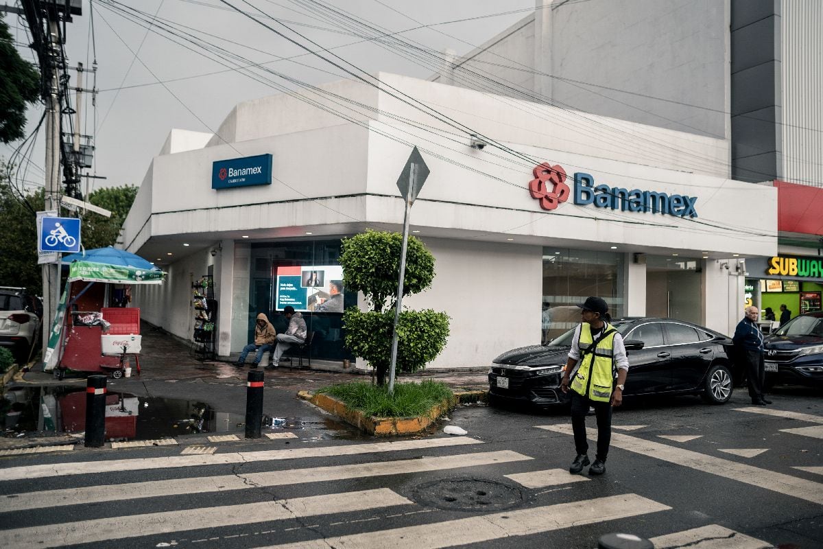 Una sucursal del banco Banamex en la Ciudad de México, México, el jueves 25 de septiembre de 2025. Citigroup Inc. acordó vender una participación del 25% en su unidad de banca minorista mexicana Banamex al empresario local Fernando Chico Pardo como parte de un plan para cotizar el activo públicamente.