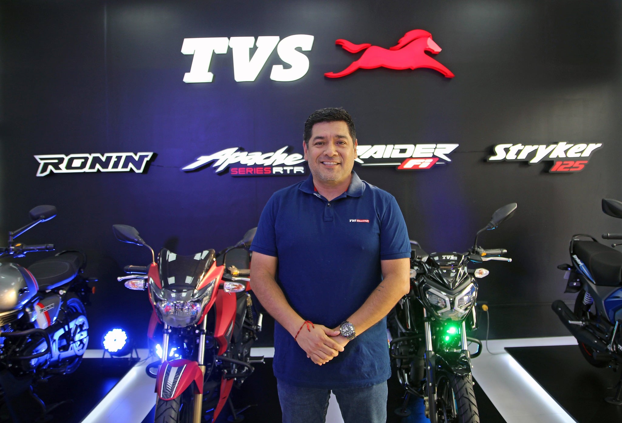 Enrique Sotomayor, marketing manager de Indian Motors, señala que la empresa busca posicionar a TVS entre las cinco principales marcas premium de motocicletas en Perú hacia 2026. Foto: Indian Motors