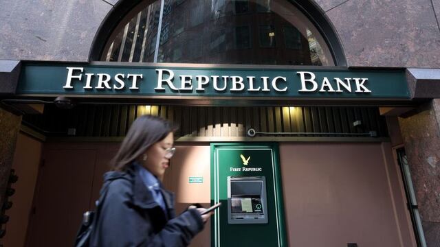 Acciones de First Republic Bank caen; inyección de US$ 30,000 millones no calma a inversores