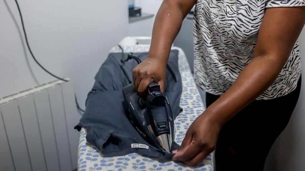 Las trabajadoras tienen derecho al descanso semanal, vacaciones, gratificación en julio y diciembre, CTS, pago adicional por trabajar feriados, afiliación a EsSalud y sistema pensionario.