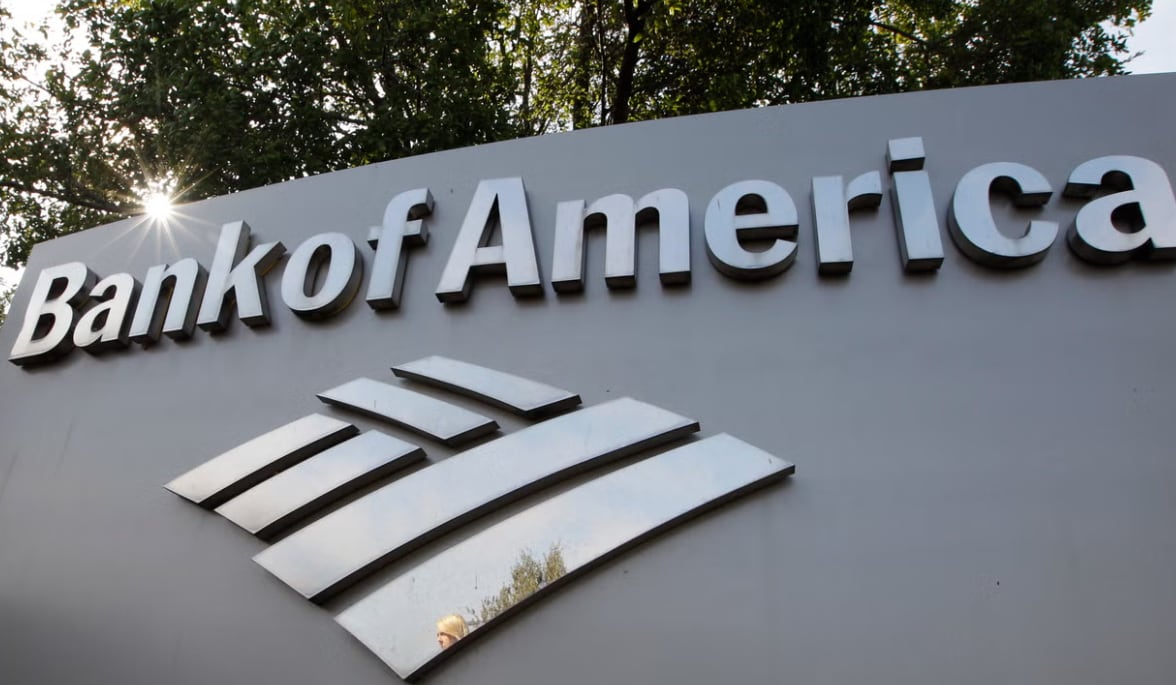 Bank of America es una empresa bancaria y financiera estadounidense que ofrece servicios como cuentas de ahorro, tarjetas de crédito, préstamos y inversiones (Foto: AFP)