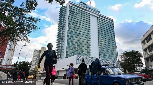 El canciller de Cuba calificó a su vez de “incongruencia la aparente generosidad de parte de quien somete al pueblo cubano a un castigo colectivo por medio de la guerra económica” (AFP via Getty Images).