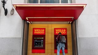 Multan a Wells Fargo por cobrar US$ 27 millones de más a sus clientes