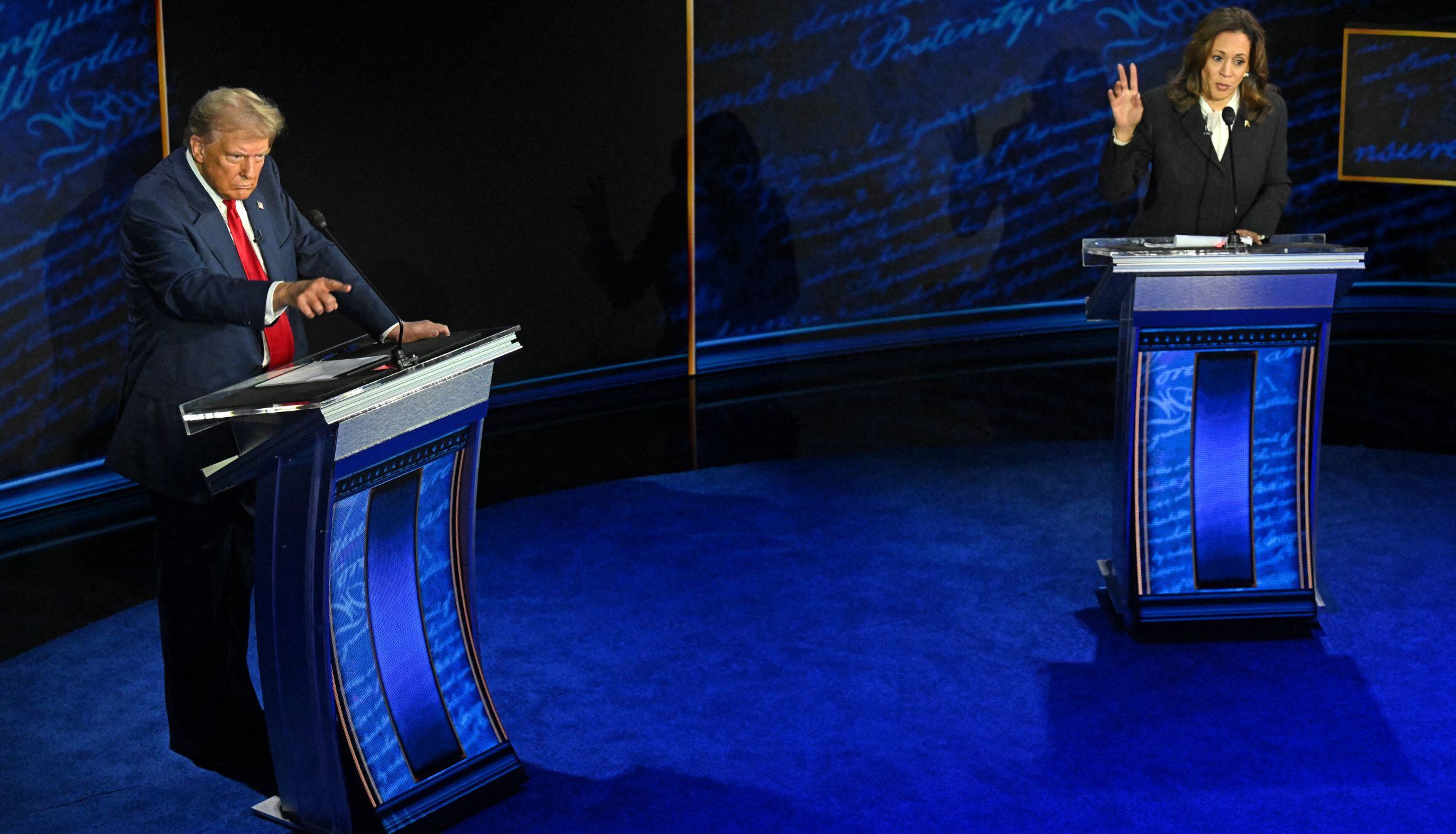 Los candidatos presidenciales de EEUU durante su único debate (Foto: AFP)