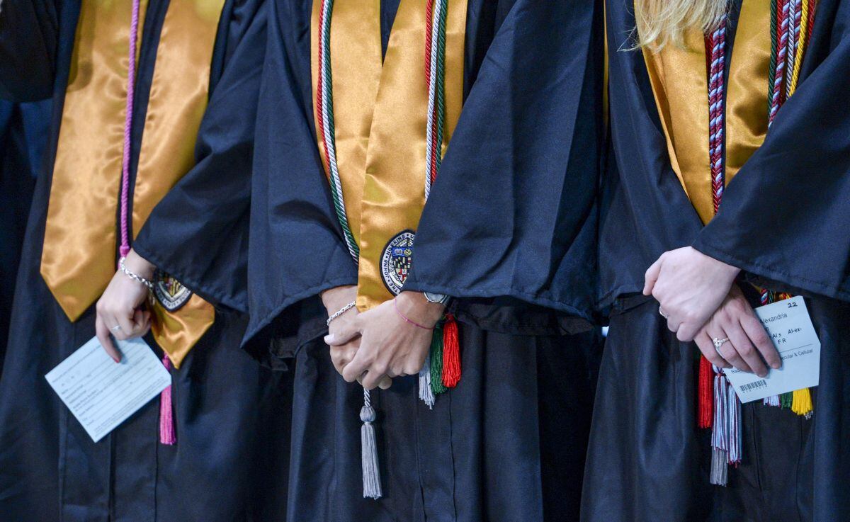 A partir de este año, todos los que necesiten proporcionar información para la FAFSA deberán crear una identificación de Ayuda Federal para Estudiantes (FSA ID, por sus siglas en inglés). (Foto: AFP)