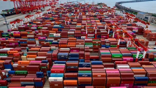 Comercio exterior chino se contrae de nuevo en agosto, pero a menor ritmo