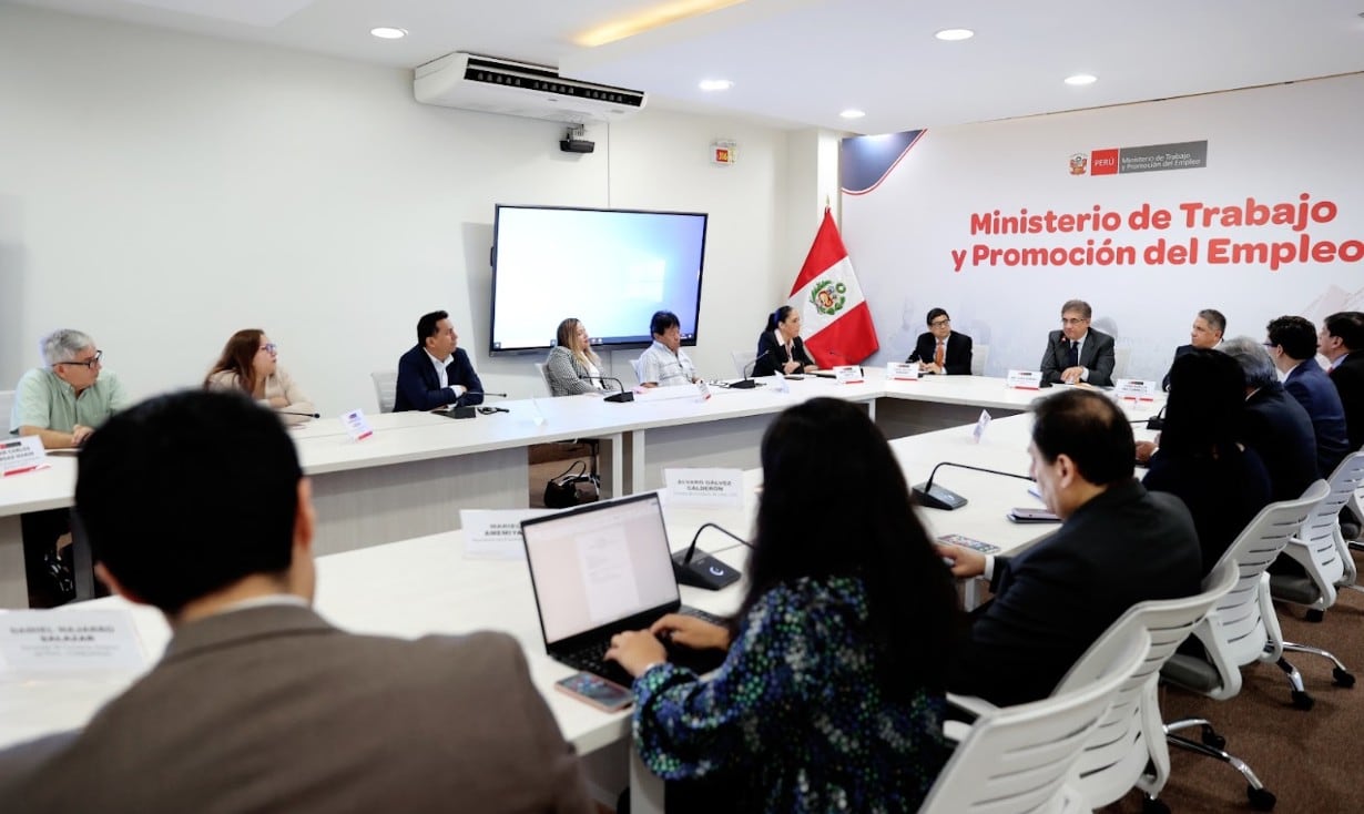 El ministro de Trabajo instaló la comisión de respuesta tripartita al impacto laboral del fenómeno El Niño. Foto: MTPE.