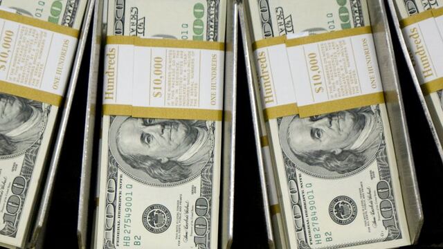 La peor semana del dólar en meses elimina las ganancias de 2023