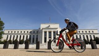 Fed dejaría estables tasas de interés en ajustada decisión