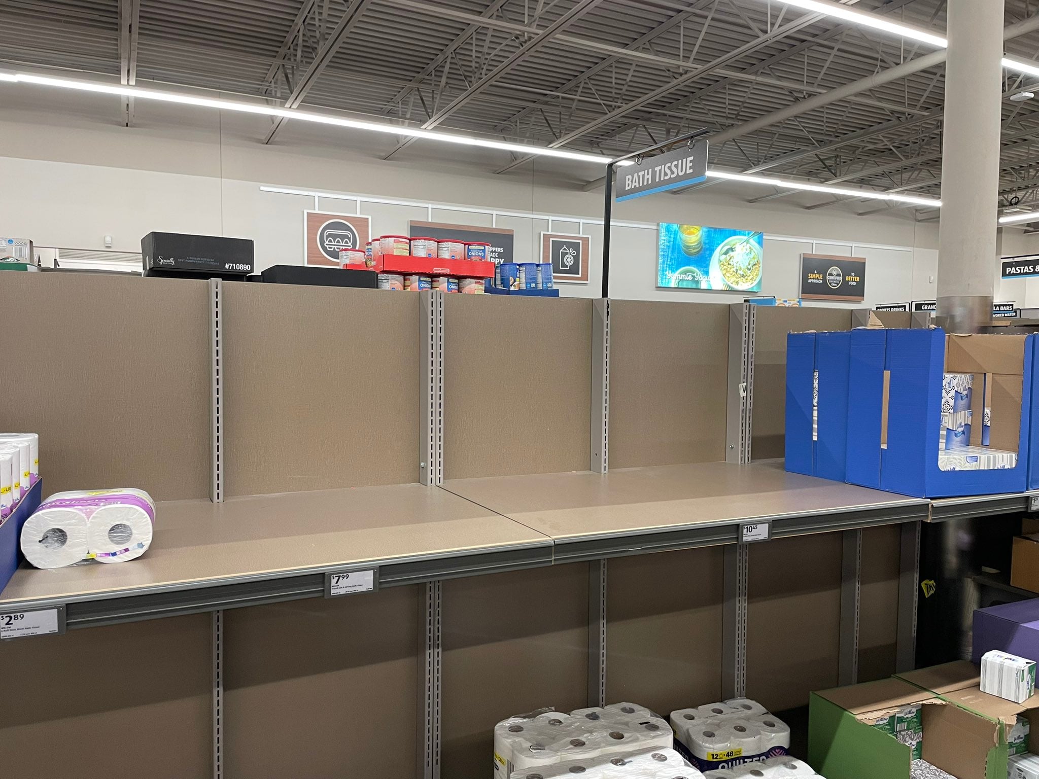 Un experto en finanzas conductuales advierte que el miedo colectivo lleva a las personas a pensar en escenarios extremos y actuar impulsivamente. (Foto: @keithroysdon / X)