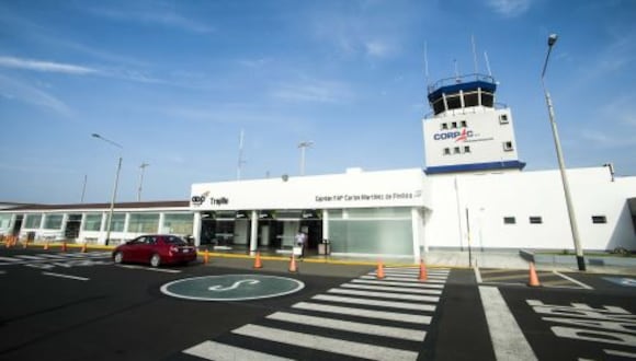 El titular del Ministerio de Transportes y Comunicaciones (MTC), Raúl Pérez Reyes, comentó las medidas que se plantean ante los problemas que viene presentando el Aeropuerto de Trujillo.