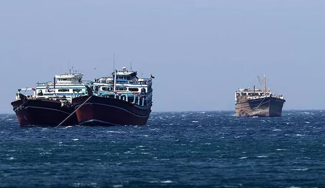 Fotografía de archivo de buques en el estrecho de Ormuz. Foto: EFE.