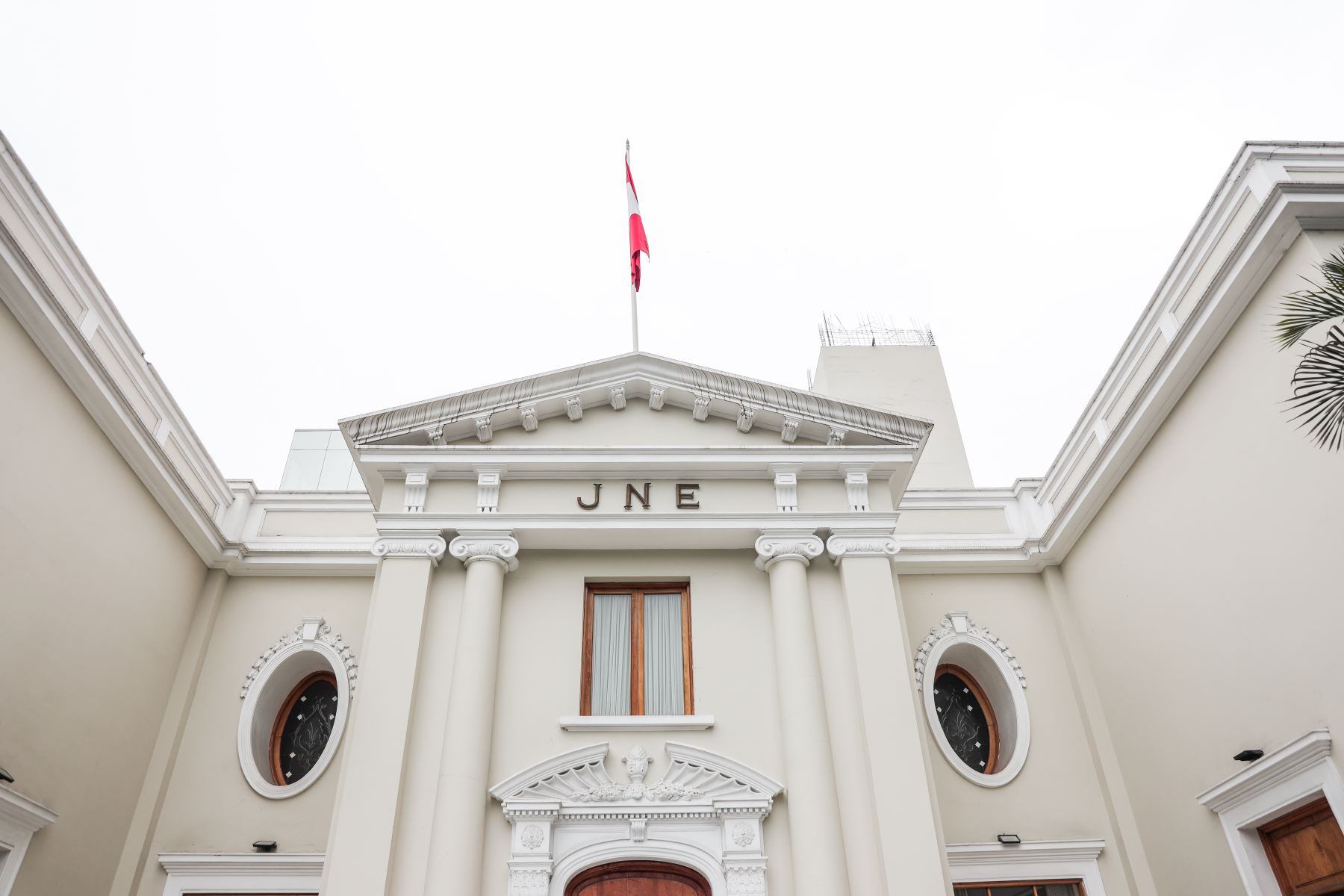 El presidente del JNE, Jorge Salas Arenas, respondió a través de un oficio a las preguntas formuladas por los integrantes de dicho grupo de trabajo el pasado martes 10. (Foto: Agencia Andina).