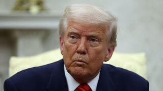 Trump ordena desmantelamiento de siete agencias, entre ellas la de Voz de América