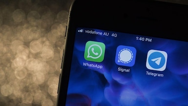 Signal tiene funciones similares a plataformas de mensajería como WhatsApp o Telegram, pero destaca por su seguridad.