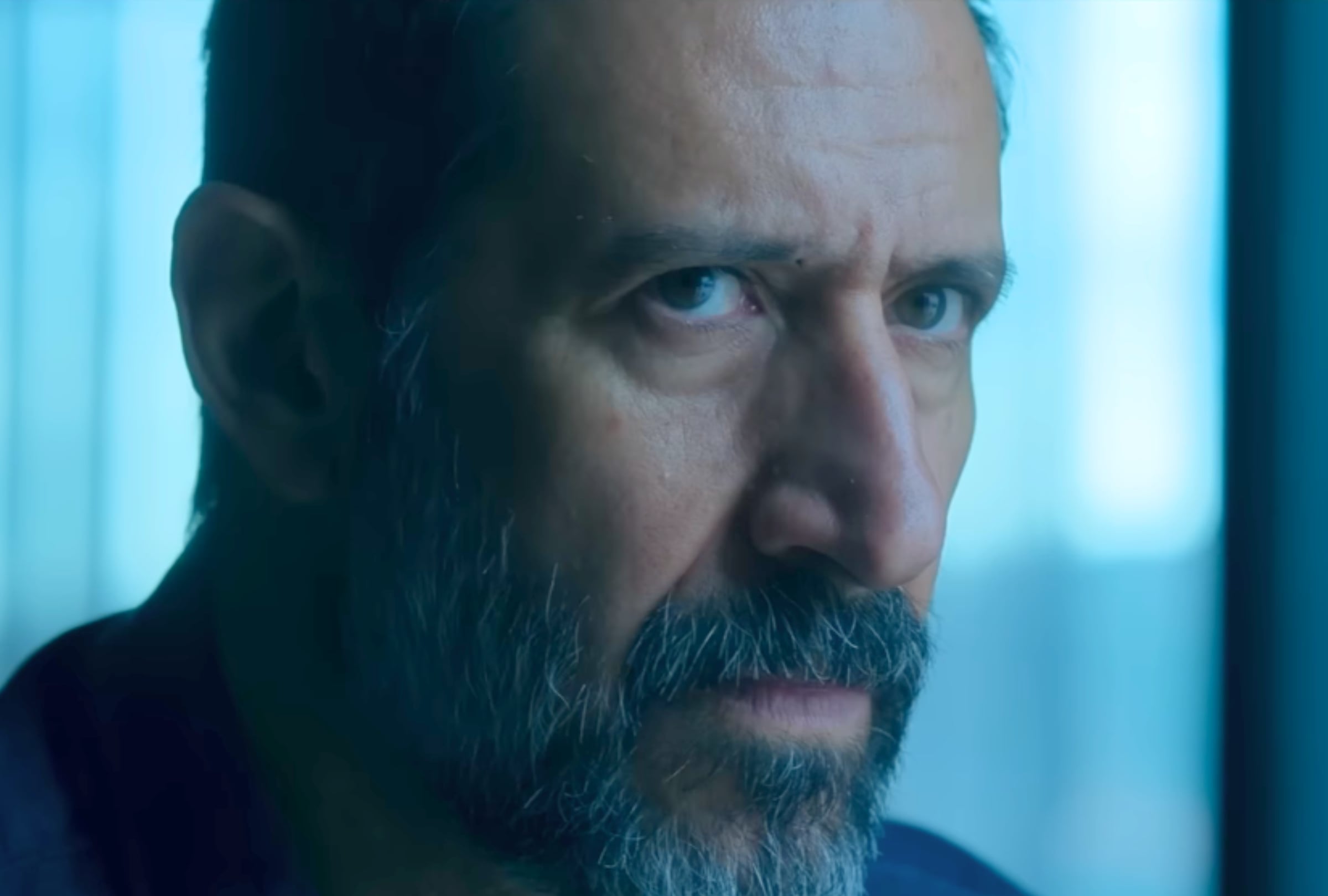 José María Yazpik como Alex en una escena de la serie mexicana "Futuro desierto" (Foto: Netflix)