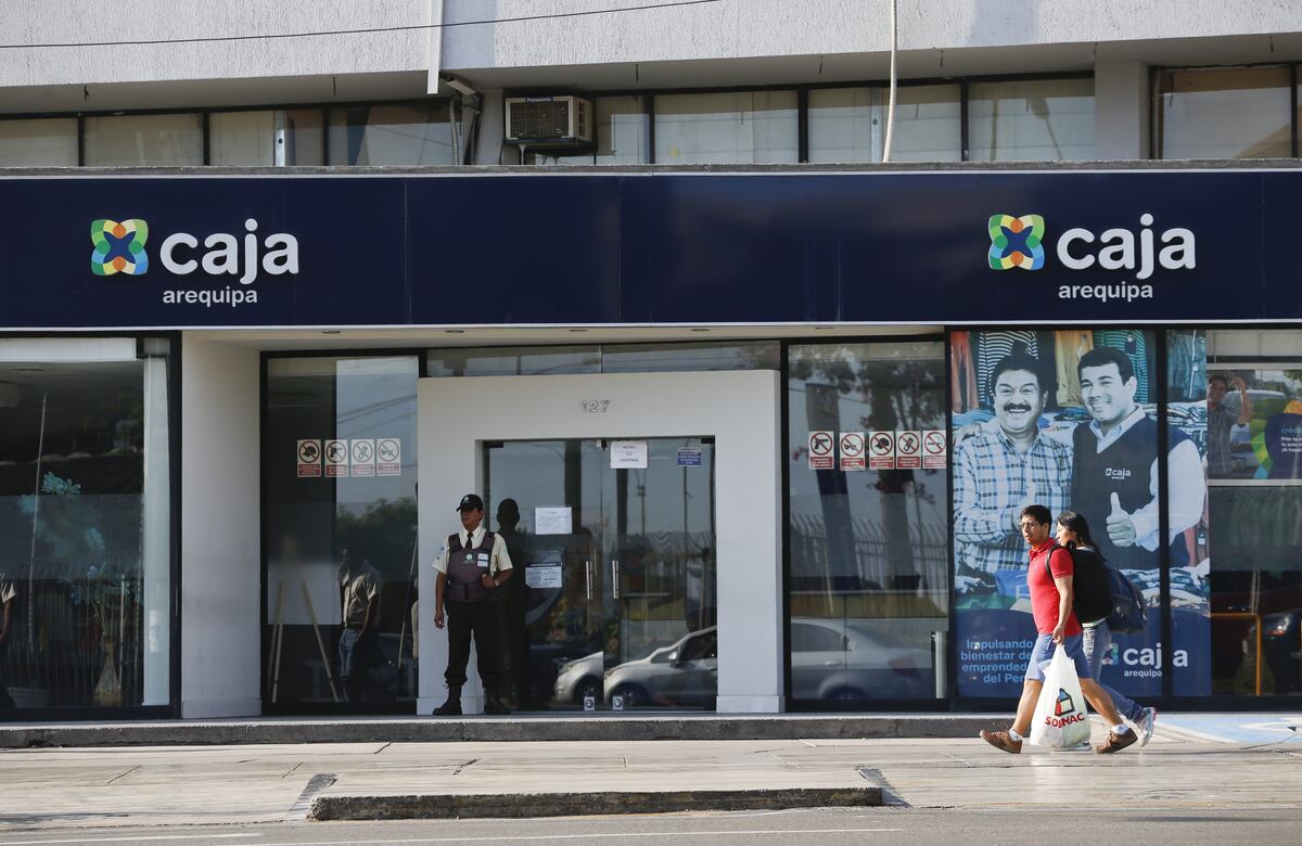 Caja. Busca que menos clientes pisen agencia y operen digitalmente. (Foto: GEC)