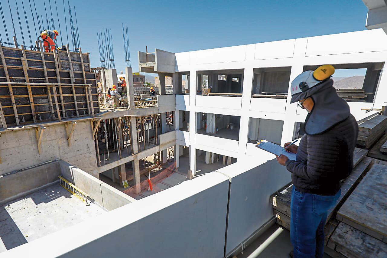 Las obras públicas se ven afectadas por la alta rotación de funcionarios claves. | Foto: GEC.