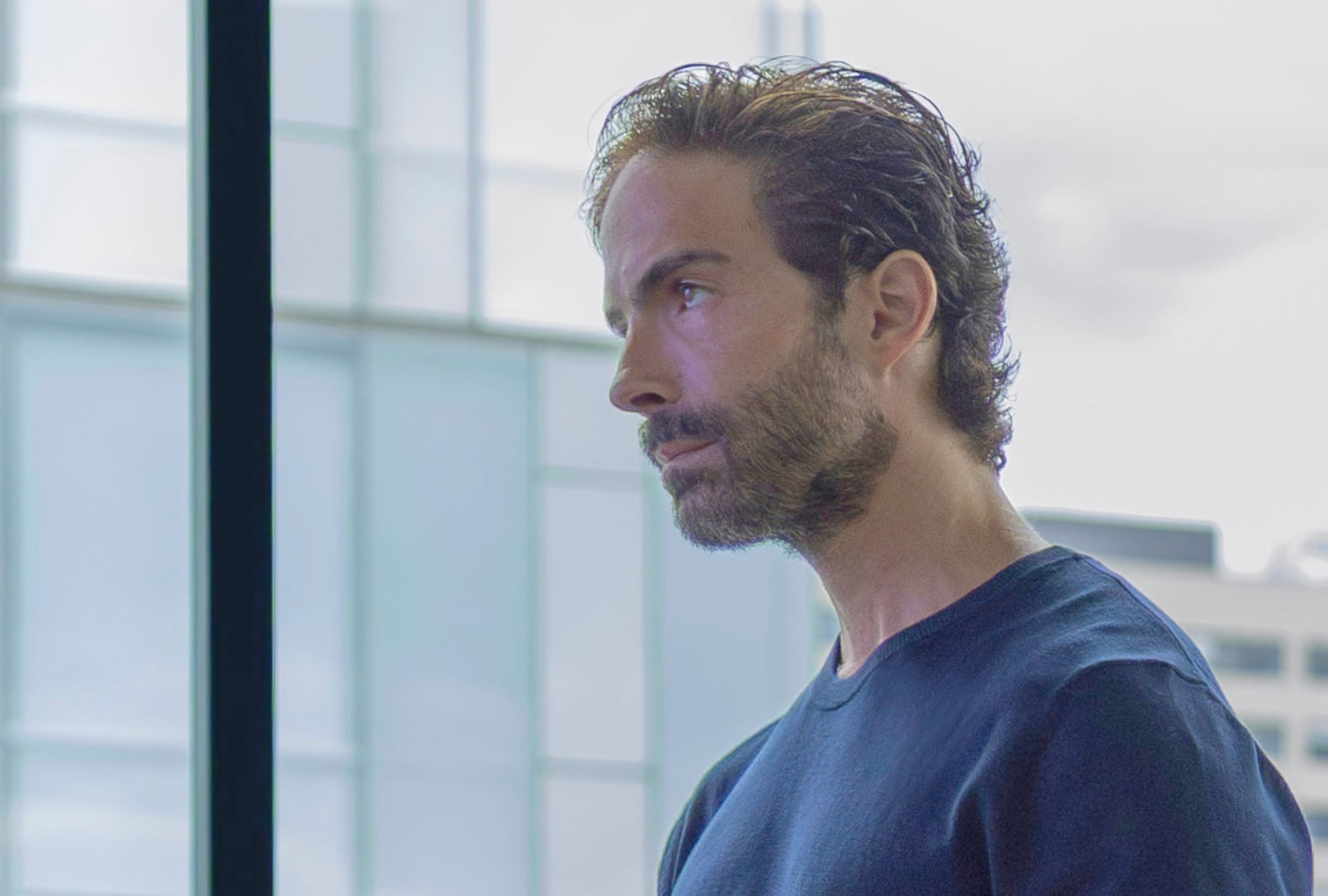 Osvaldo Benavides como Jaime en una escena de la serie mexicana "El círculo" (Foto: Lemon Films / Netflix)
