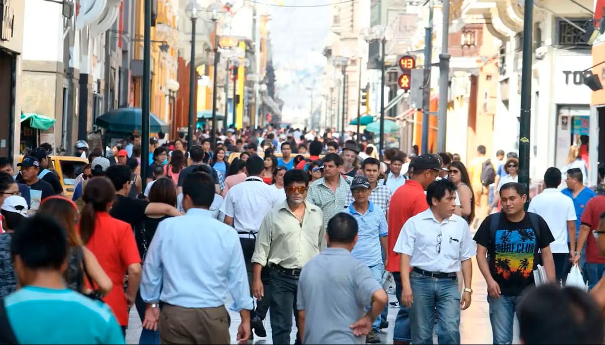 Trabajadores que laboren durante los feriados de Semana Santa sin descanso sustitutorio deben recibir una remuneración triple, de acuerdo con la legislación laboral vigente. Foto: Andina.