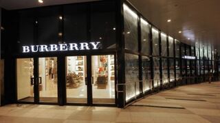 Burberry rompe con Interparfums y recomprará su licencia por US$ 220 mlls.